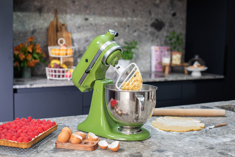 KitchenAid 4,8 L 5KSM175 Artisan Küchenmaschine Allrounderset mit Gemüseschneider+Fleischwolf+Spritzge